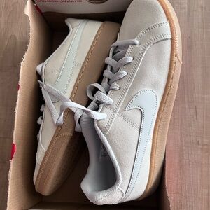 Brand new Nike court royale suede